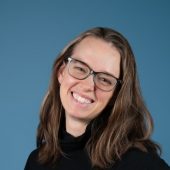 rouwenna-headshot-2025-2